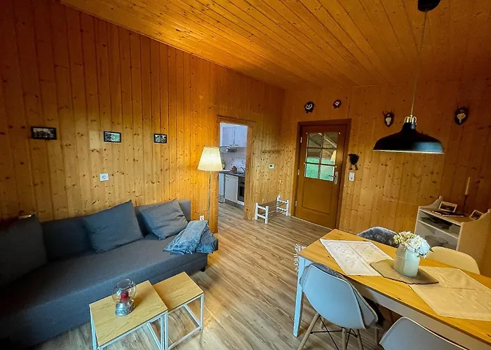 Haus Im Gruenen 度假居 *